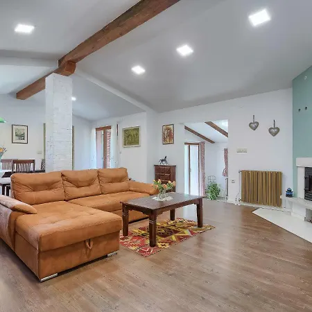 D&d By Interhome Holiday home Pula