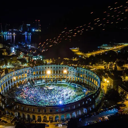 D&d By Interhome * Pola